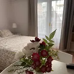 Room Gran Vía Apartments